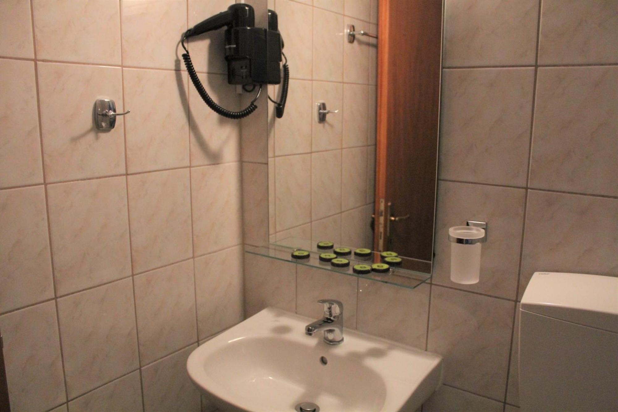 Atira Apart Hotel Olympiakí Aktí Ngoại thất bức ảnh